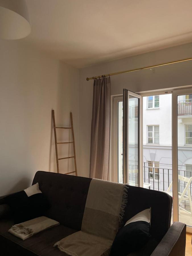 11 Apartment