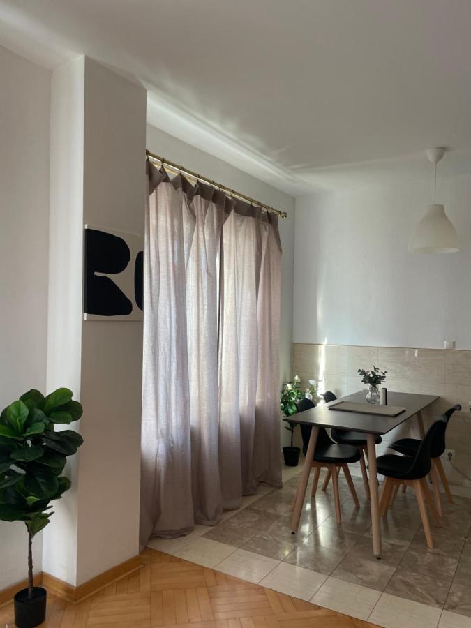 Apartment 11