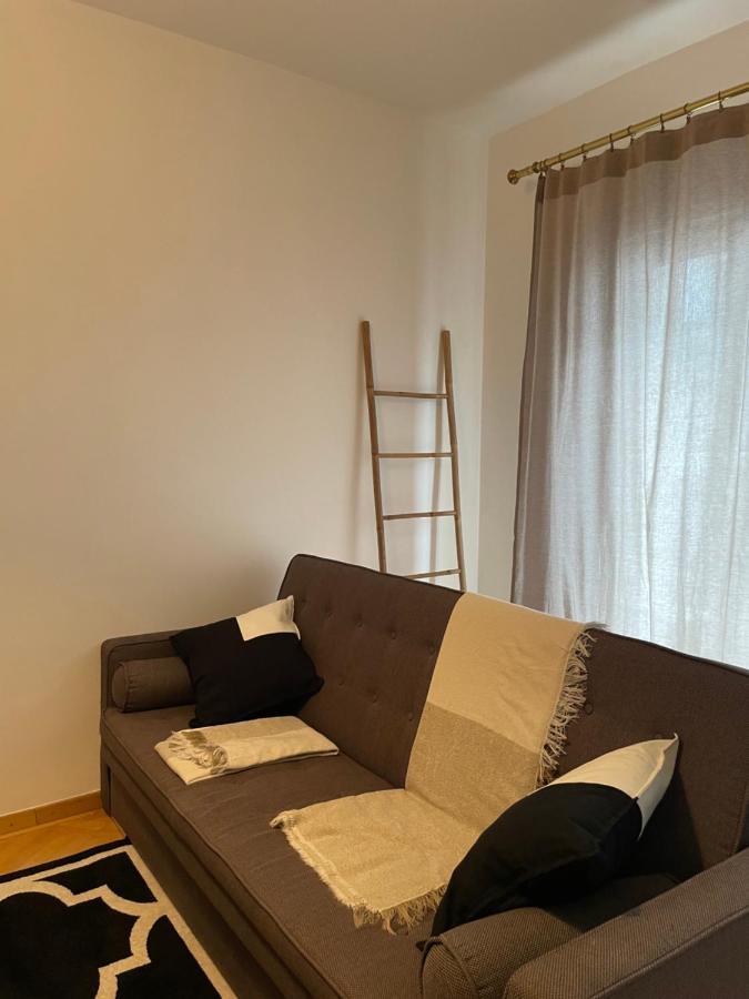 11 Apartment