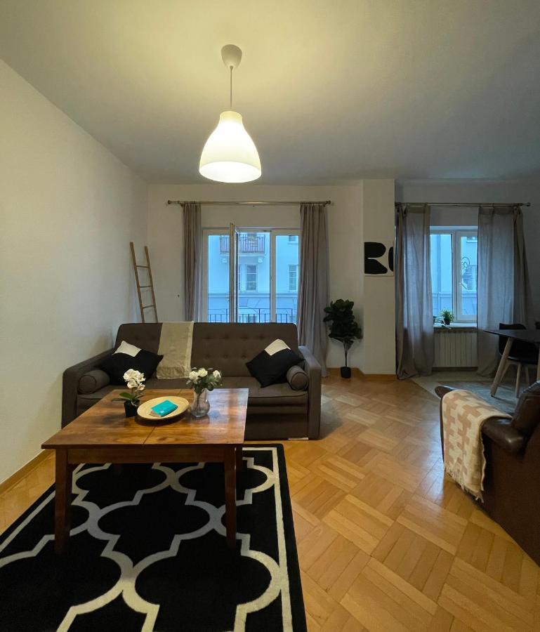 11 Apartment